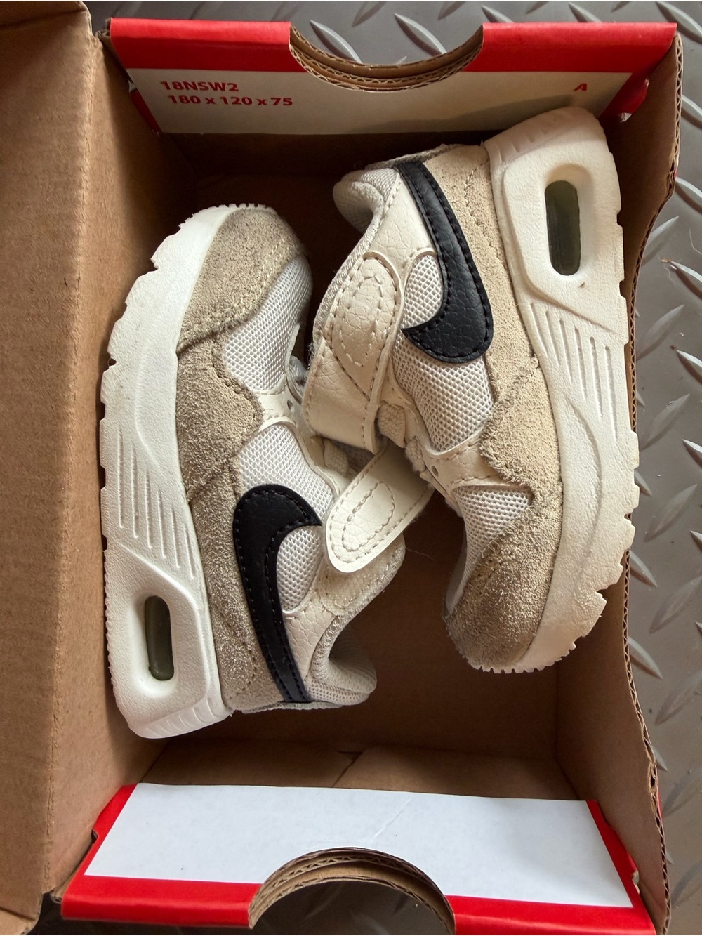 Nike Air Max SC Kids Beige and Black Velcro Sneaker SIZE 4c